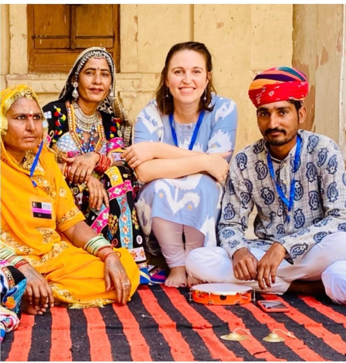 Kalbeliya dancers — guest with folk musicians in traditional dress